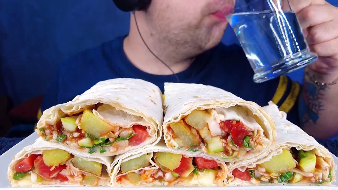 ASMR BURRITO FEAST | EATING SOUNDS | ASMR EATING SHOW MUKBANG NO TALKING