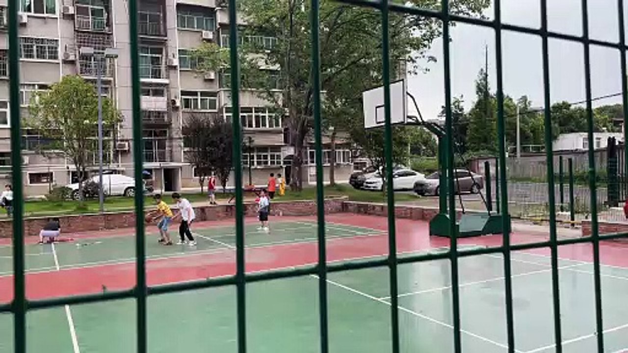 篮框呢？？？