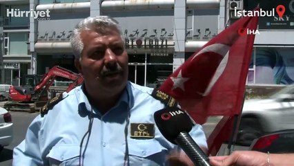 Güngören’de Türk bayrağını motosikletin üstünden alan kişiyi sopayla kovaladı