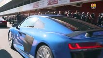 Los jugadores del FC Barcelona, recibiendo sus coches Audi en 2017 / FCB