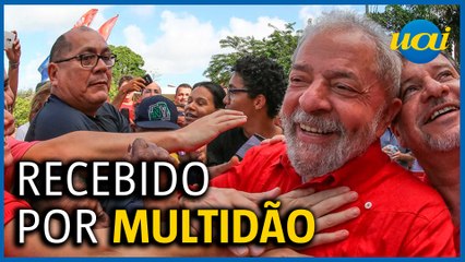 Lula é recebido por multidão em Salvador, Bahia