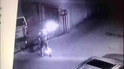 Son Dakika | Maltepe'de eski milletvekilinin aracına molotoflu saldırı... O anlar kamerada