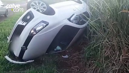 Família que seguia para Umuarama sofre acidente após desviar de animal na BR-277