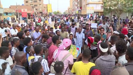 لجان المقاومة السودانية تتمسك بمطالبها وتواصل اعتصام "الجودة"