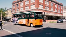 Historic River Street & City Market Downtown Shopping District (Savannah, Georgia) - 4k Travel Video VLOG Tour & Review