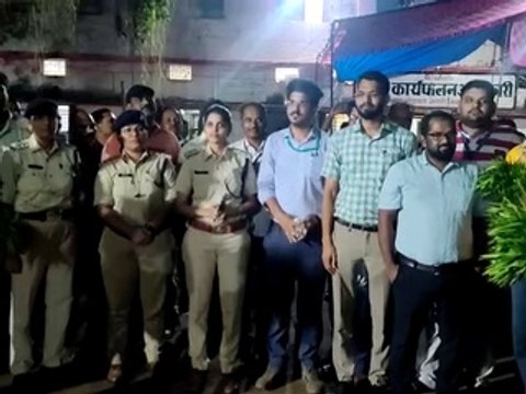 Video Story- इस मतदान केंद्र पर रात 8.30 बजे तक मतदाताओं ने डोल वोट, जैतहरी में 76 प्रतिशत मतदान