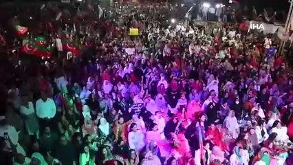 Pakistan'da Imran Khan destekçileri sokağa indi