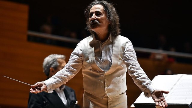 İBB'den ünlü piyanist Timur Selçuk'a anıt mezar