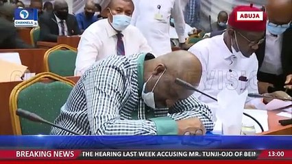 مسؤول نيجيري يتهرب من مواجهته بتهم فساد بحيلة تمثيلية