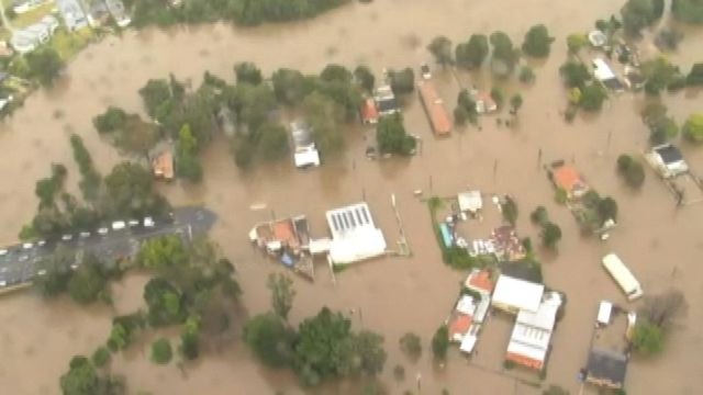 Australia, le piogge torrenziali provocano inondazioni a Sydney