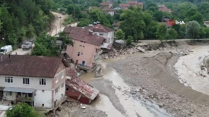 Son dakika... 24 yıl önceki selde de yan yatan binanın kriko ile düzeltildiği ortaya çıktı