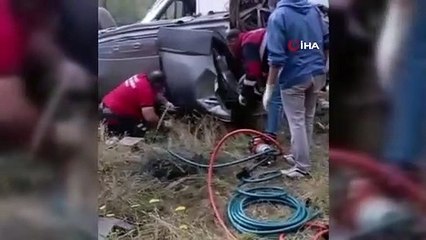 İran dönüşü Sivas'ta kaza geçirdiler: 3 ölü, 1 ağır yaralı