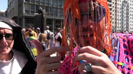Milano, la carica dei 300mila al Pride: "Nostro orgoglio è per libertà di tutti"