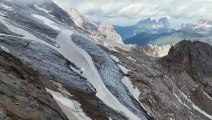 Per la Marmolada è già settembre, il ghiacciaio ripreso dal drone