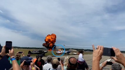 Télécharger la video: Un Américain meurt dans l’accident de son camion à moteurs d’avion