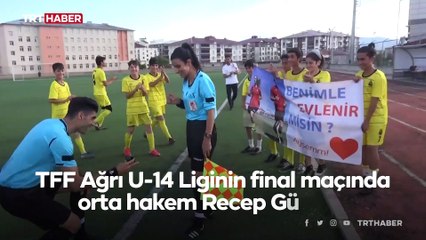 Final maçında hakemden meslektaşına evlilik teklifi