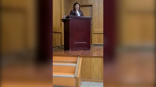 Belediyede yolsuzluk tespit ettim diyen AKP'li meclis üyesinin konuşması yarıda kesildi