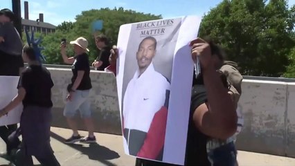 "달아나는 흑인에 60발 총격"...미 경찰 또 공권력 남용 논란 / YTN