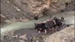 Un autobús con 30 pasajeros a bordo se precipita por un barranco en el suroeste de Pakistán