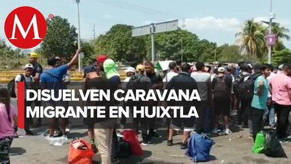 Migrantes reciben documentos por parte del INM en Chiapas
