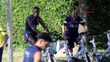 SPOR Fenerbahçeli taraftarlar takımlarını yalnız bırakmadı