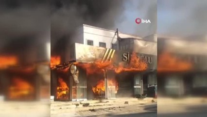 Bodrum'da korku dolu dakikalar...Fırında çıkan yangın iş yerleri ve ikametlere sıçradı