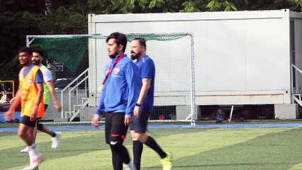 TIGER SHROFF ,JIM SARBH & ZAID DARBAR PLAY ASFC PRACTICE FOOTBALL MATCH 01