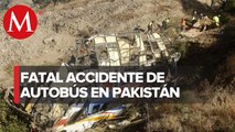 En Pakistán, mueren 19 tras caída de un autobús a un barranco