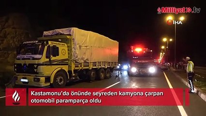Kamyona çarpan otomobil paramparça oldu! 1 ölü, 3 yaralı