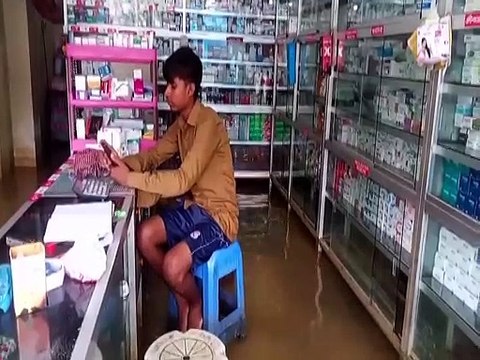 પૂરના પાણીમાં ગરકાવ થયું બાંગ્લાદેશ, ઘરોમાં પાણી ફરી વળતા 60 લાખથી વધુ લોકોની હાલત કફોડી