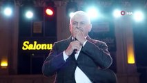 Binali Yıldırım'ın konserde şarkı söylediği anlar gündem oldu: 