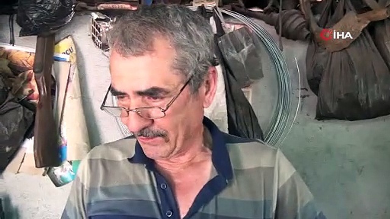 Evinin bahçesinde ahşap kulübede elleriyle yapıyor, siparişlere yetişemiyor