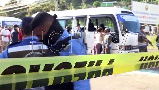 ¡Desde una moto! Sicarios acribillan a chofer de rapidito en bulevar FFAA