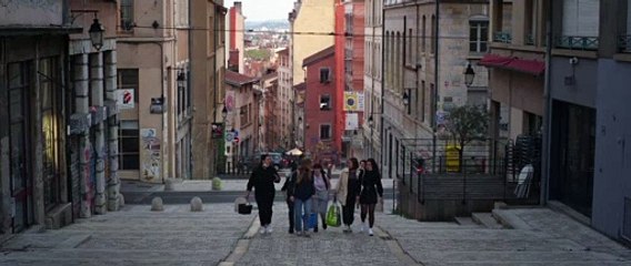 Feminist Riposte  -  Riposte féministe - Clip 1