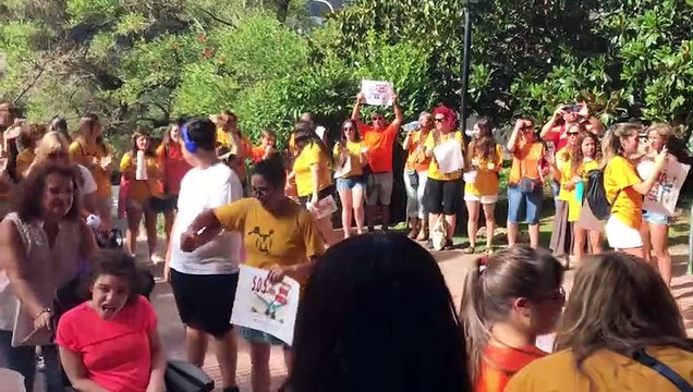 Las familias de la escuela de educación especial Can Vila se concentran en Educación