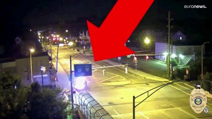 Stati Uniti, afroamericano freddato con 60 colpi dalla polizia: era disarmato