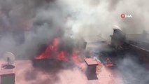 5 katlı binanın çatı katı alev alev yandı, diğer binalara da sıçradı