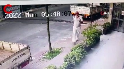 İstanbul’da çekiçli eski çalışan dehşeti kamerada Ortalığı savaş alanına çevirdi