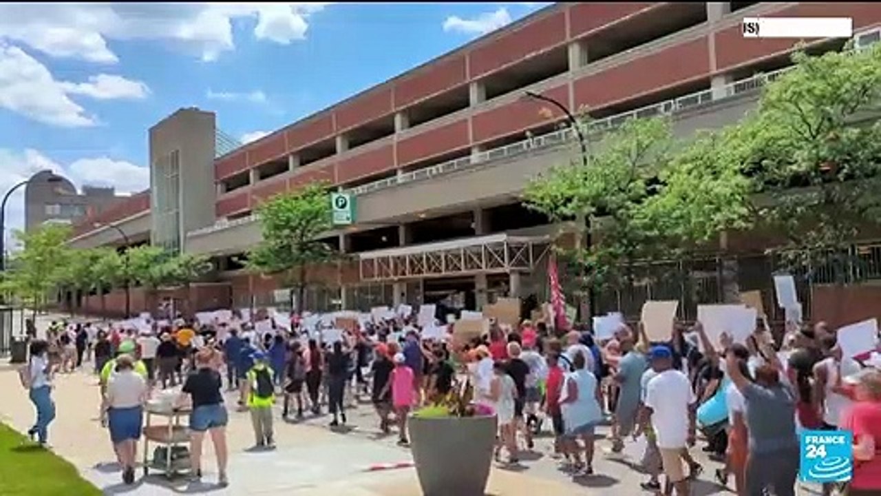 États-Unis : manifestations après la vidéo d'un homme noir criblé de balles par la police