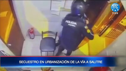 Cámaras captaron un secuestro en una urbanización de la Vía Salitre