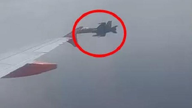 Yolcu uçağındakiler kaydetti: Savaş jetleri havalandı