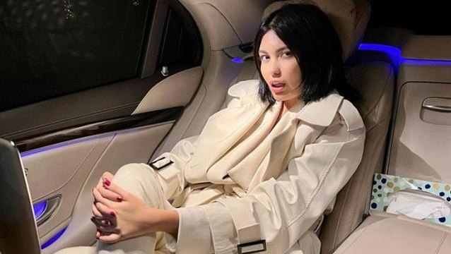 Bahar Candan Evlenince sileceğim diyerek bikinili pozunu paylaştı
