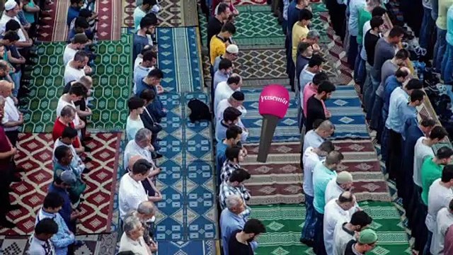 Kurban Bayramı'nın ilk günü nasıl ibadet edilmelidir? İlahiyatçı Yazar Adnan Şensoy anlatıyor