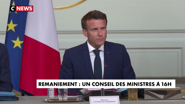 Emmanuel Macron ouvre le premier conseil des ministres du nouveau gouvernement