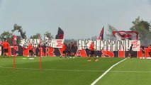 Milan - Bain de foule pour la reprise de l'entraînement