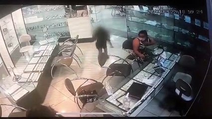 Furto em loja  de jóias em shopping de Fortaleza