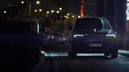 ROLLS-ROYCE CULLINAN SUV IN THE DESERT