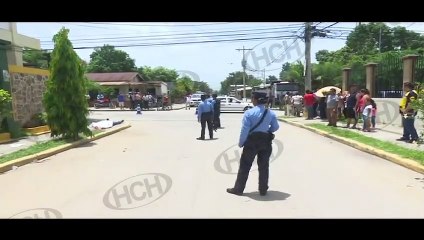 Desde un carro en marcha ultiman a mecánico en Villanueva, Cortés