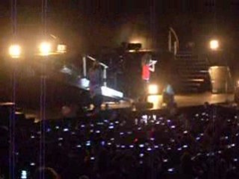 Bill salut sava ?  tokio hotel Bercy 03.09