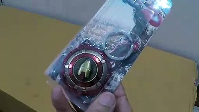 Unboxing and Review of avengers metal spinning keychain